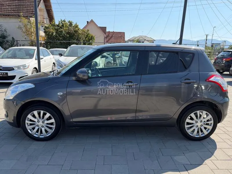 Suzuki Swift 2010 photo 3
