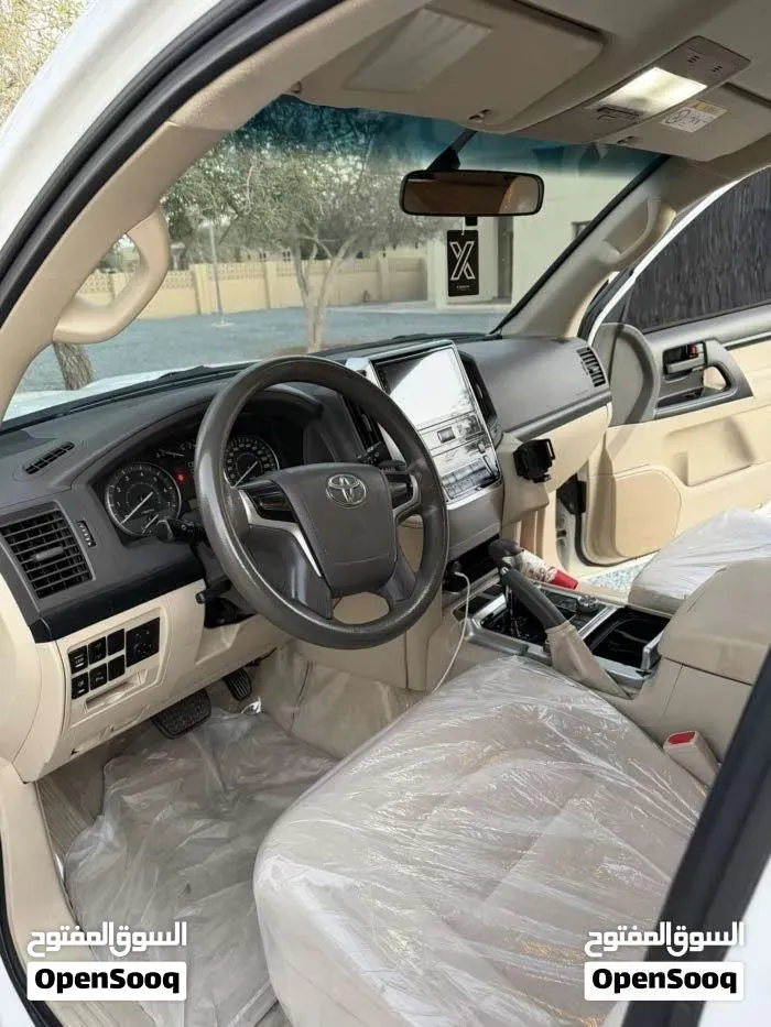 Toyota Land Cruiser 2018 photo 2