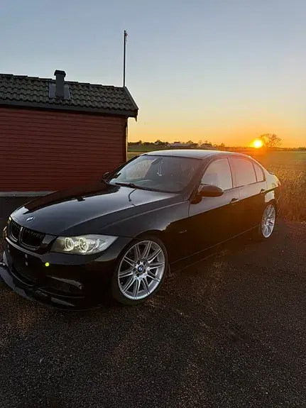 BMW 325D 2008 photo 2