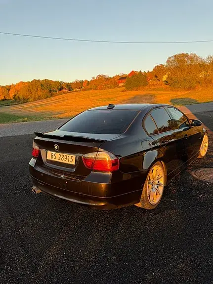 BMW 325D 2008 photo 4