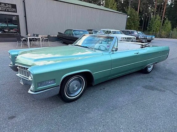 Cadillac Deville 1966 photo 2