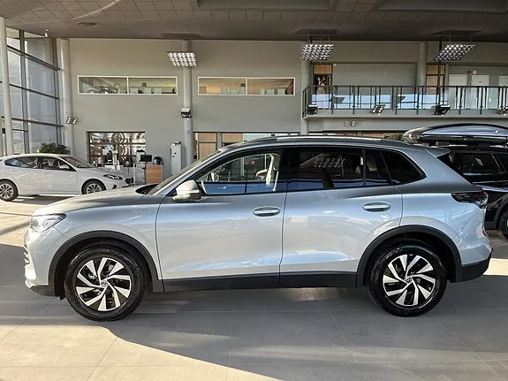 Volkswagen Tiguan 2025 photo 3