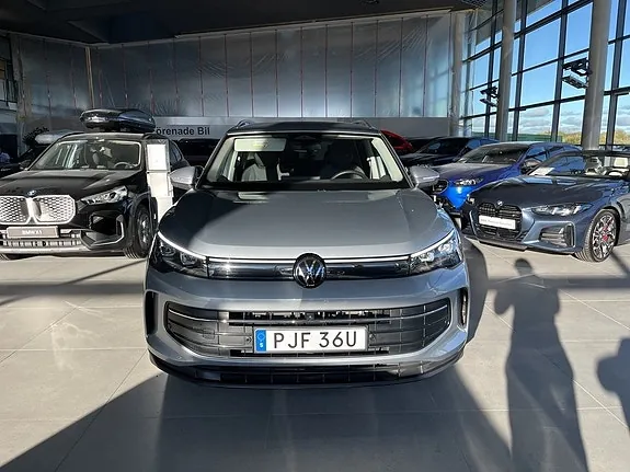 Volkswagen Tiguan 2025 photo 2