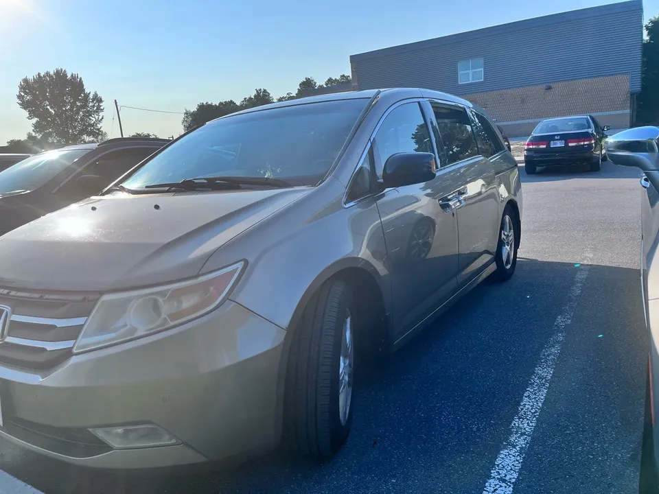 Honda Odyssey 2011 photo 4