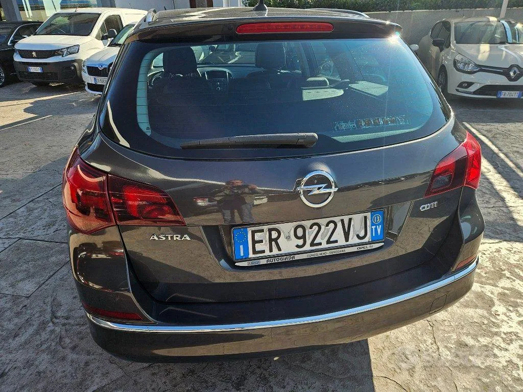 Opel Astra 2013 photo 5