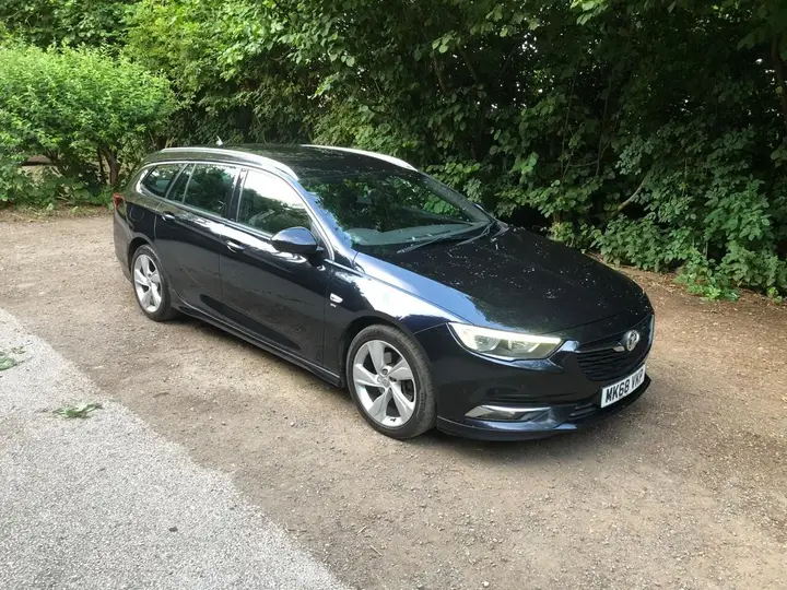 Vauxhall Insignia 2018 photo 2