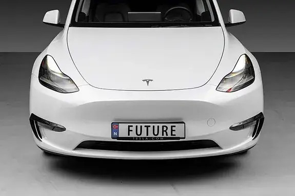 Tesla Model Y 2025 photo 3