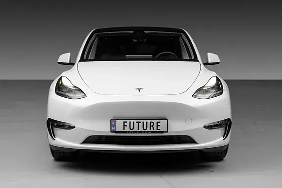 Tesla Model Y 2025 photo 4