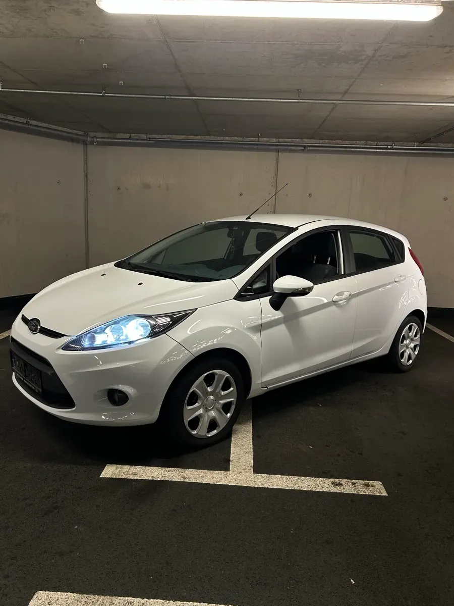 Ford Fiesta 2009 photo 2