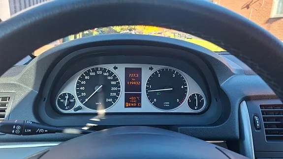 Mercedes-Benz B200 2009 photo 3