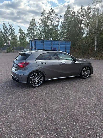 Mercedes-Benz A45 2018 photo 4