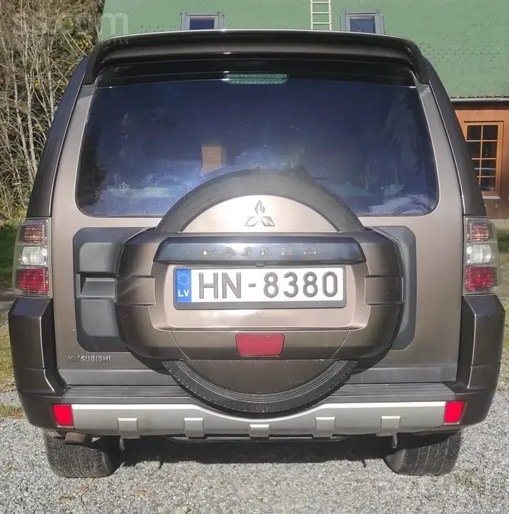 Mitsubishi Pajero 2010 photo 4