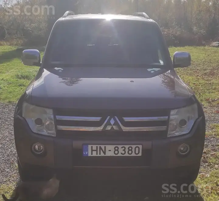 Mitsubishi Pajero 2010 photo 3