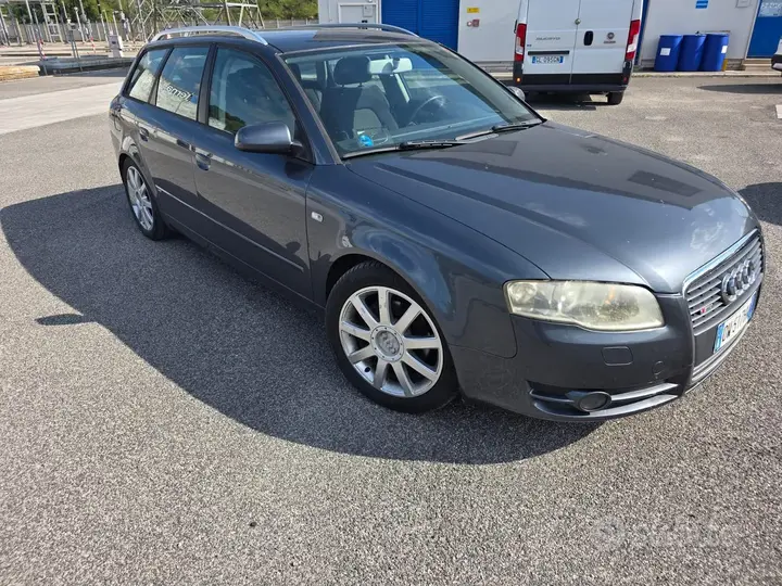 Audi A4 2009 photo 2