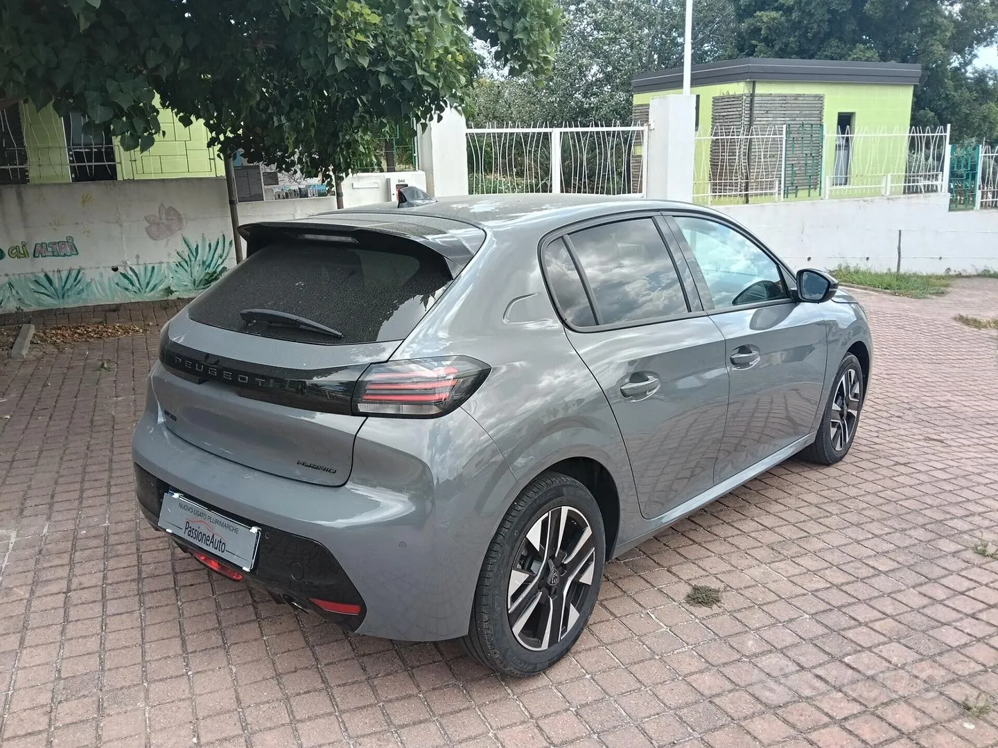 Peugeot 208