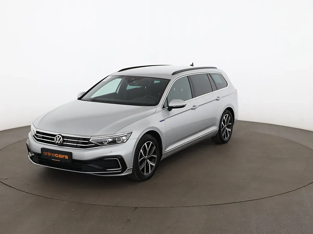 Volkswagen Passat 2021 photo 2