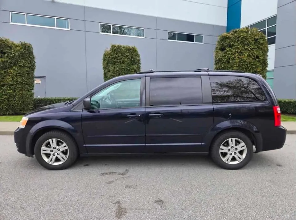 Dodge Grand Caravan 2010 photo 4