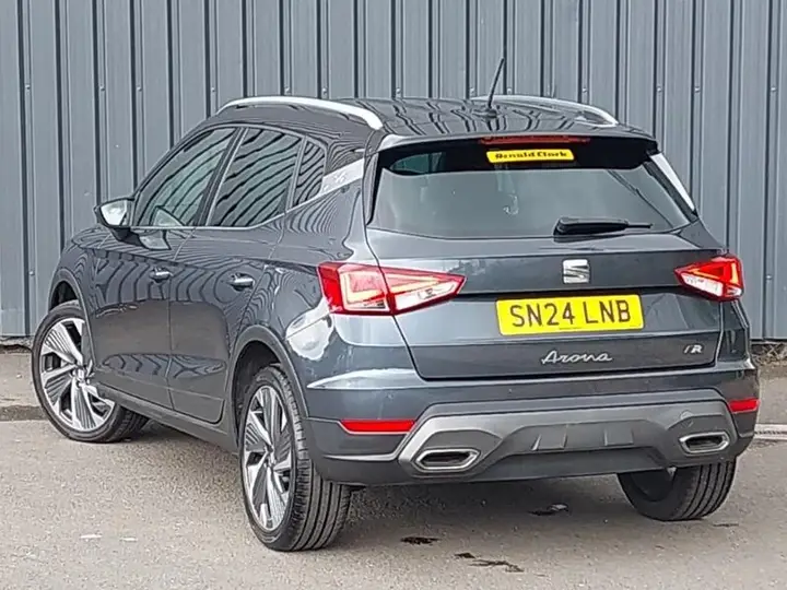 Seat Arona 2024 photo 2