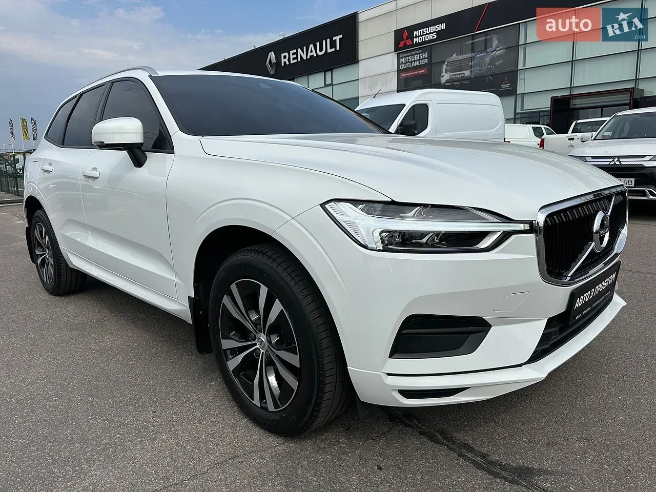 Volvo Xc60 2019 photo 2