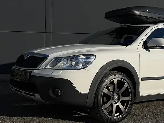 Skoda Octavia Scout 2012 photo 2