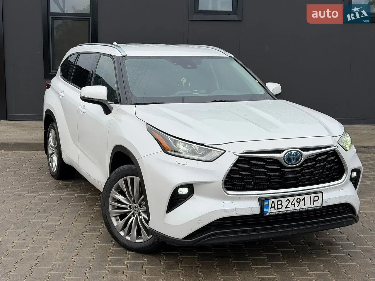 Toyota Highlander 2022 photo 2
