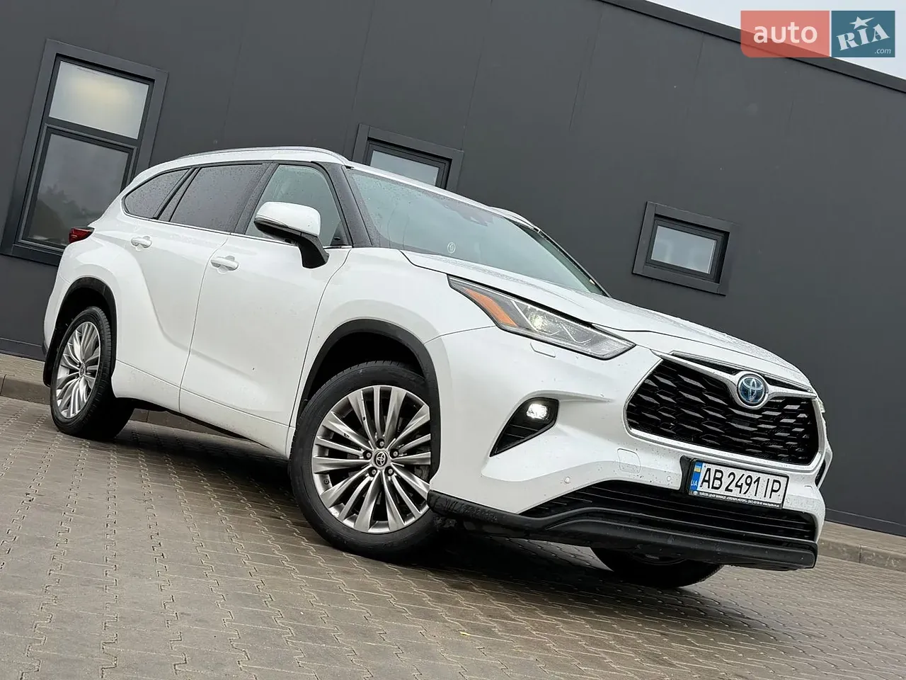 Toyota Highlander 2022 photo 3