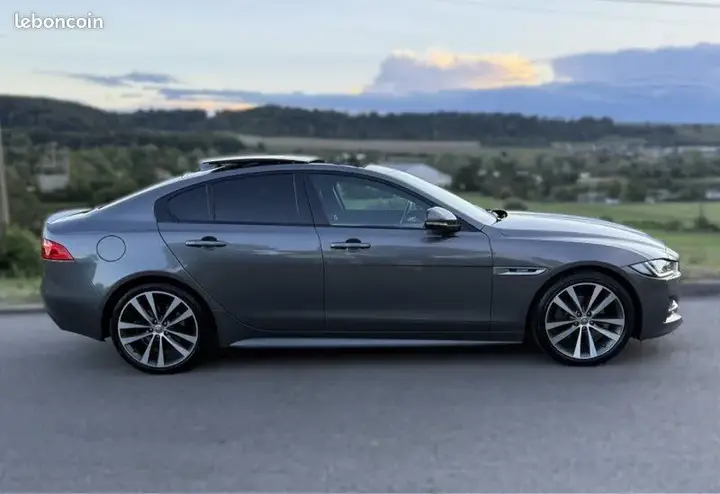 Jaguar Xe