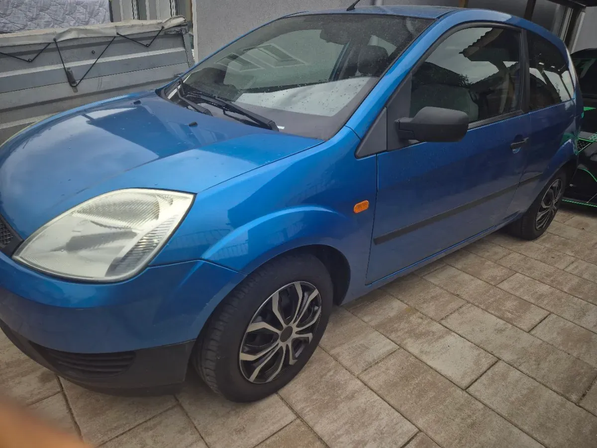 Ford Fiesta 2005 photo 2