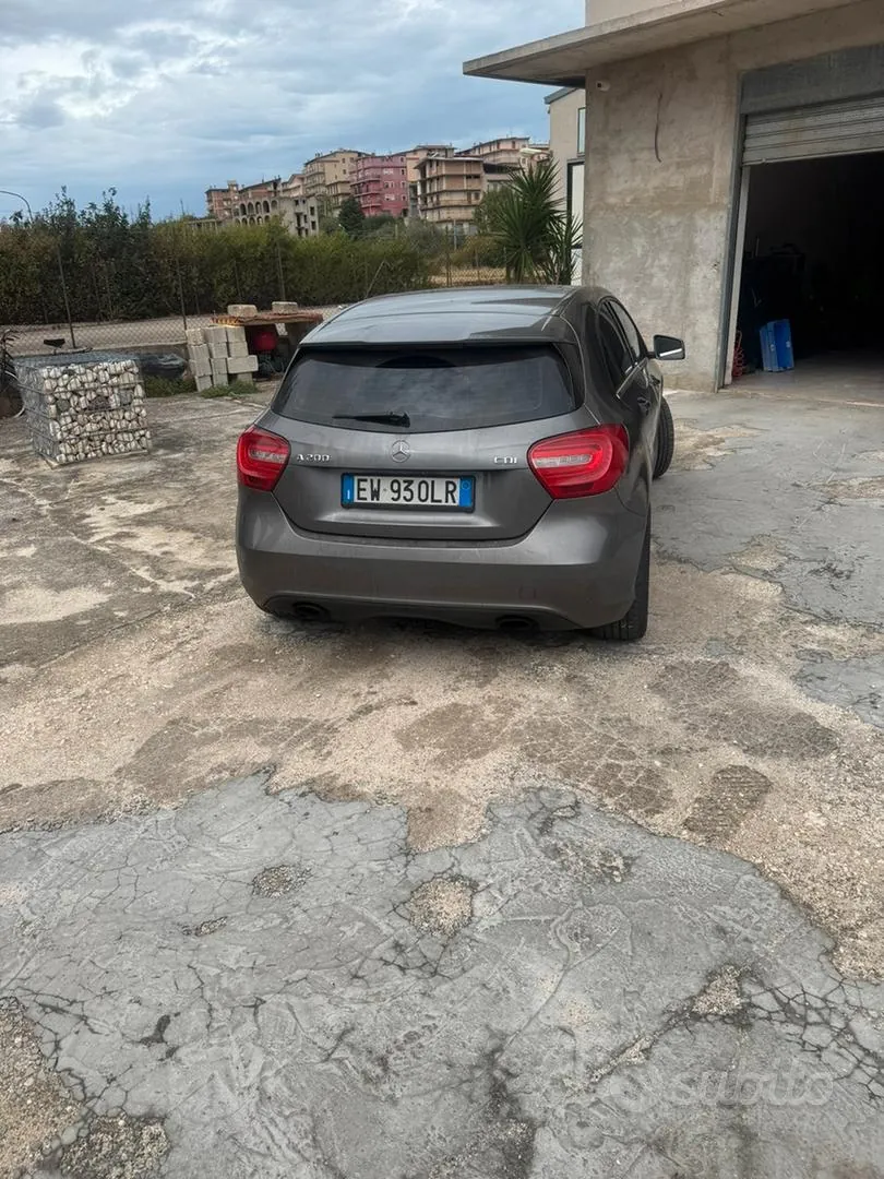 Mercedes-Benz A 200 2014 photo 3