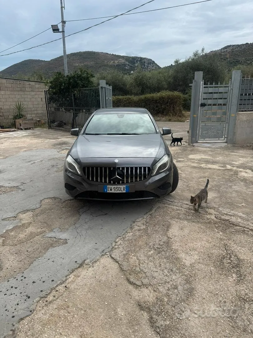 Mercedes-Benz A 200 2014 photo 2