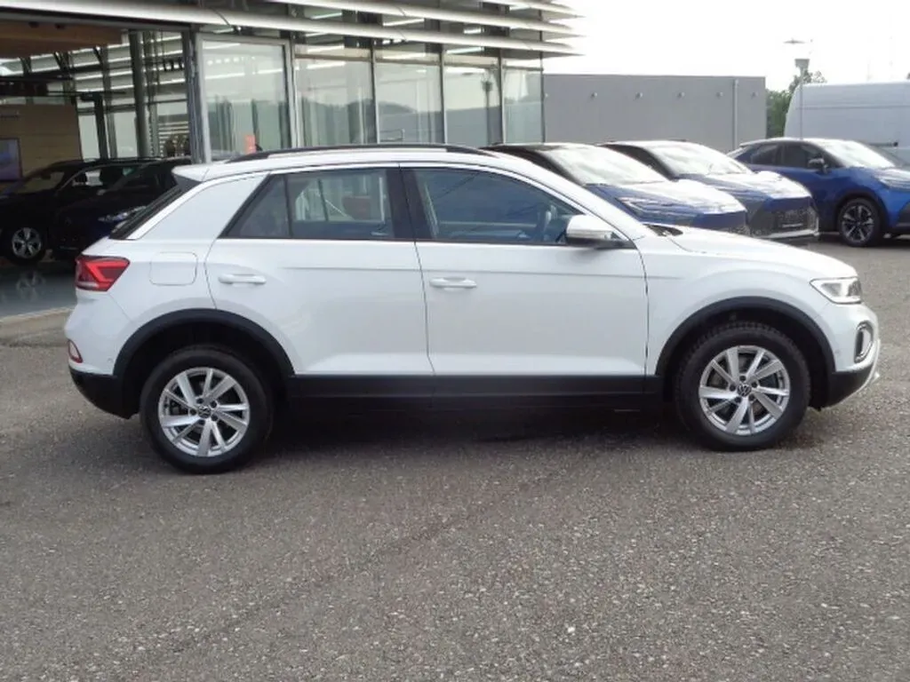 Volkswagen T-Roc 2023 photo 3