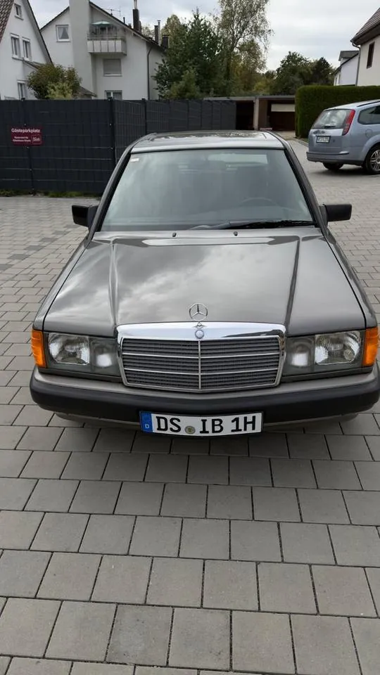 Mercedes-Benz 190 E