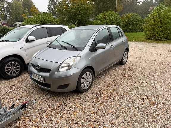 Toyota Yaris 2009 photo 2