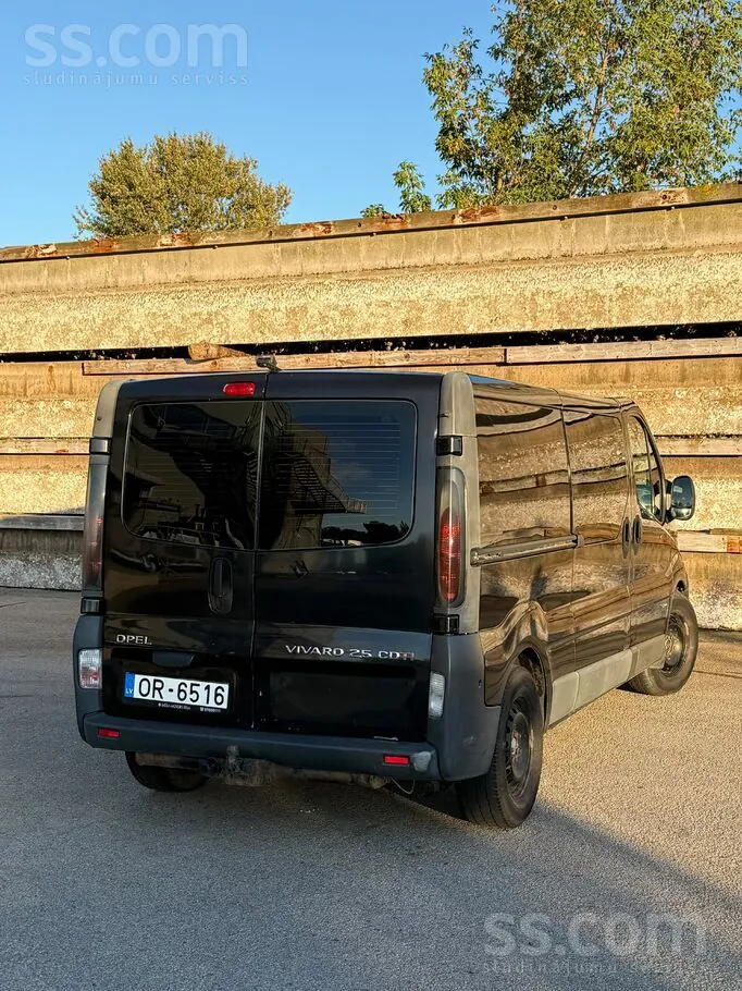Opel Vivaro 2005 photo 4