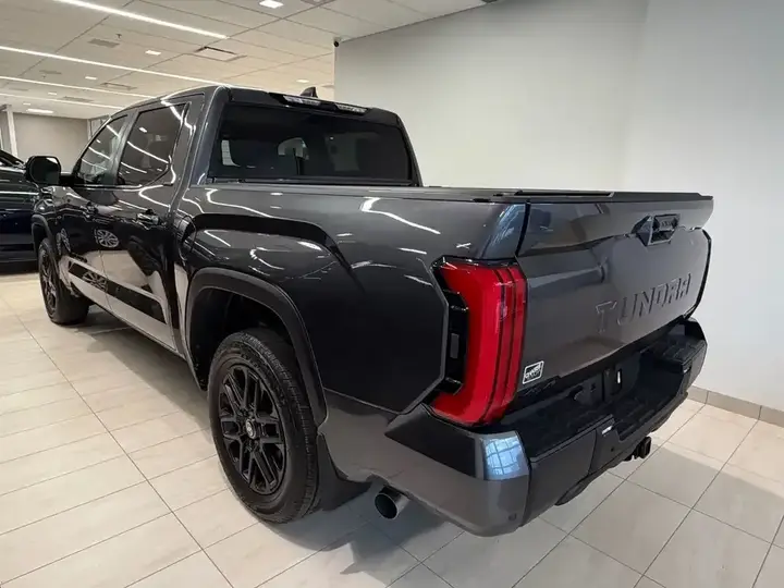 Toyota Tundra 2026 photo 3