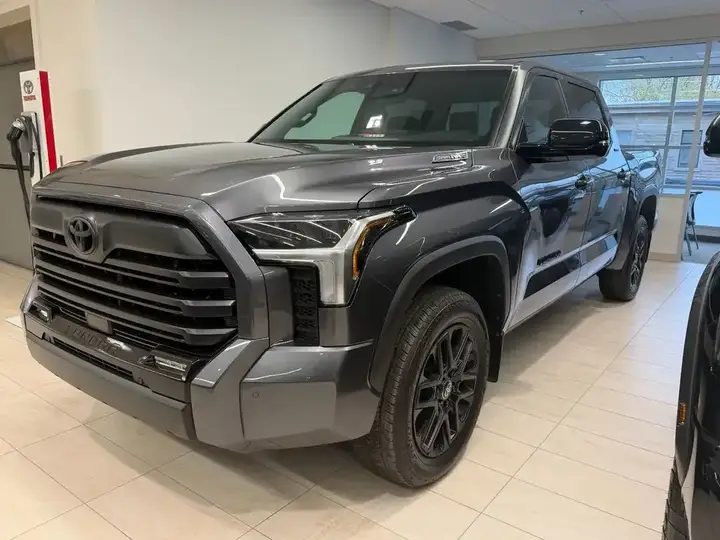 Toyota Tundra 2026 photo 2