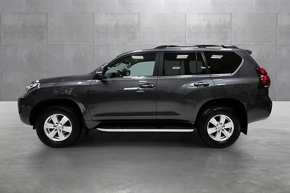 Toyota Land Cruiser 2023 photo 2