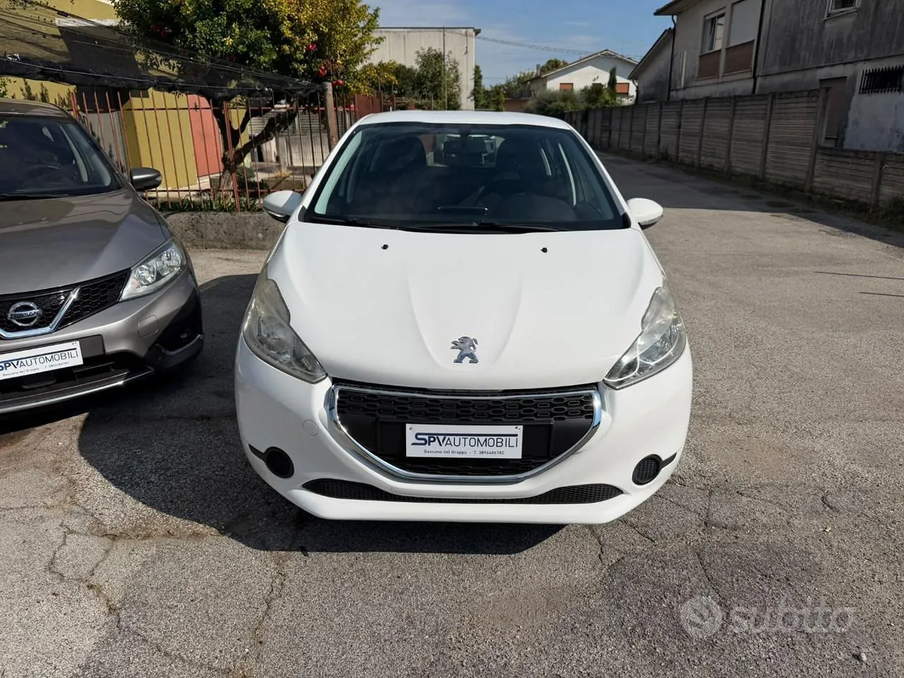 Peugeot 208 2015 photo 2