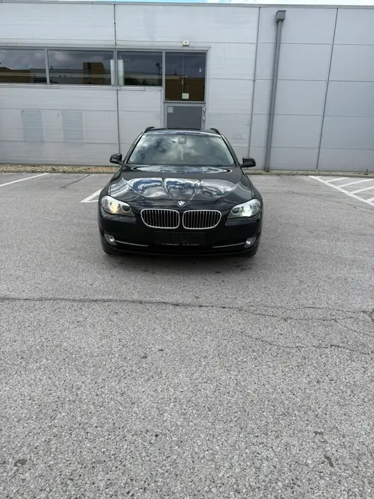 BMW 5 Series 2013 photo 2
