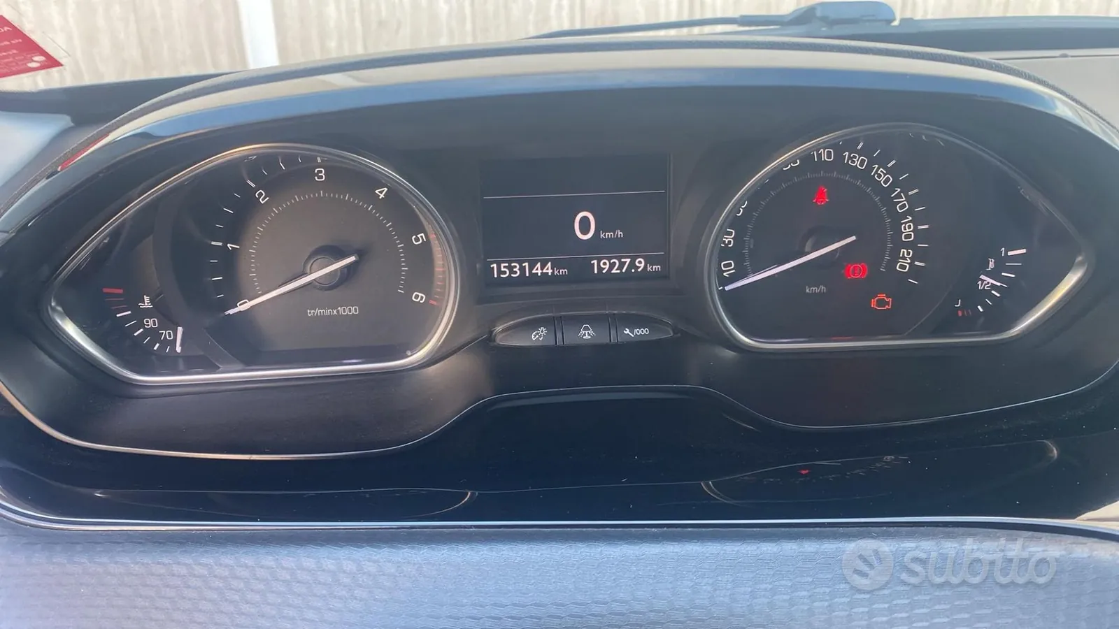 Peugeot 2008 2014 photo 2