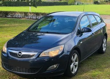 Opel Astra 2012 photo 3