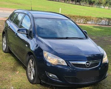 Opel Astra 2012 photo 2
