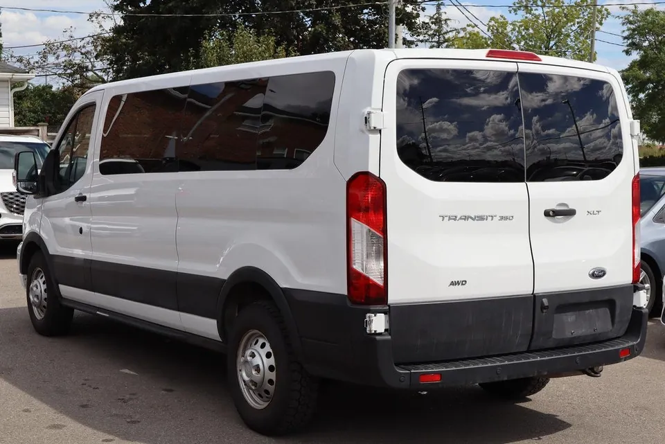 Ford Transit 2023 photo 4
