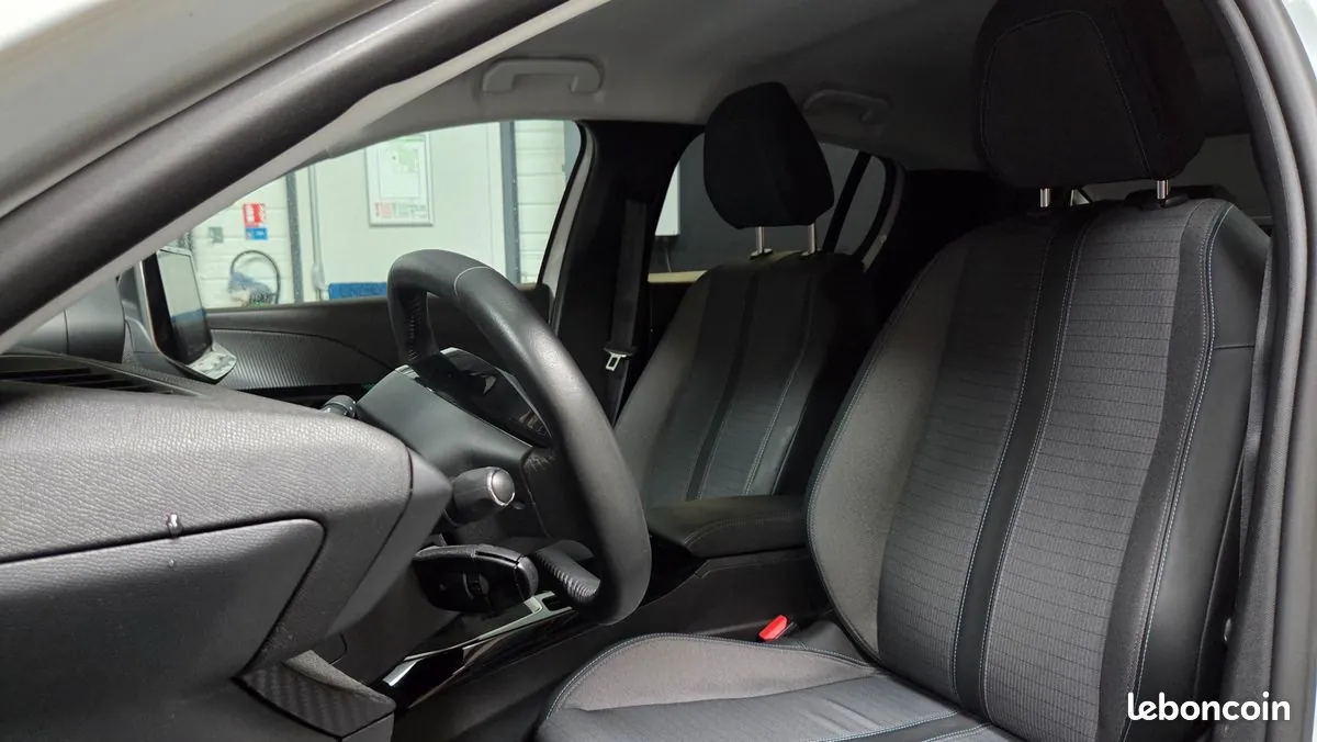 Peugeot 208 2021 photo 5