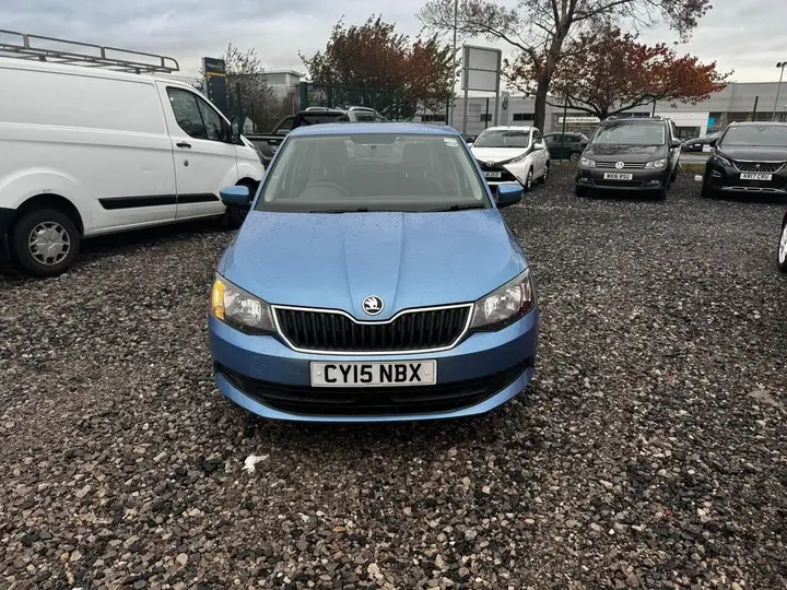 Skoda Fabia 2015 photo 2