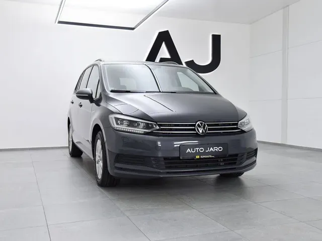 Volkswagen Touran 2022 photo 2