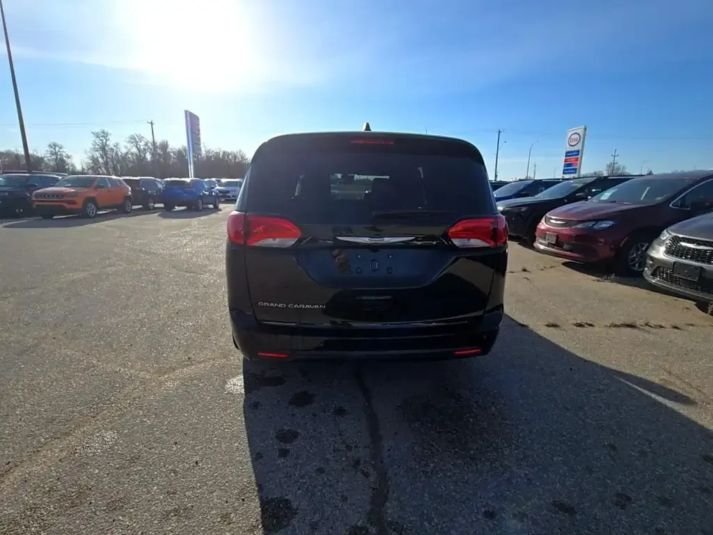 Chrysler Grand Caravan 2025 photo 5