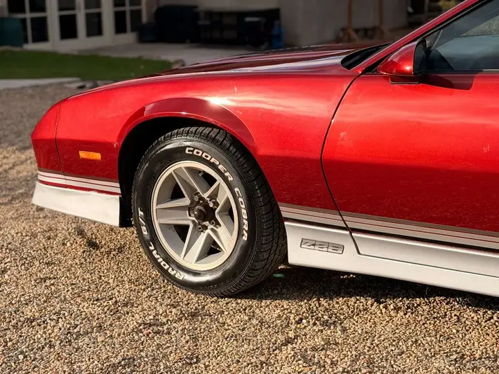 Chevrolet Camaro 1987 photo 4