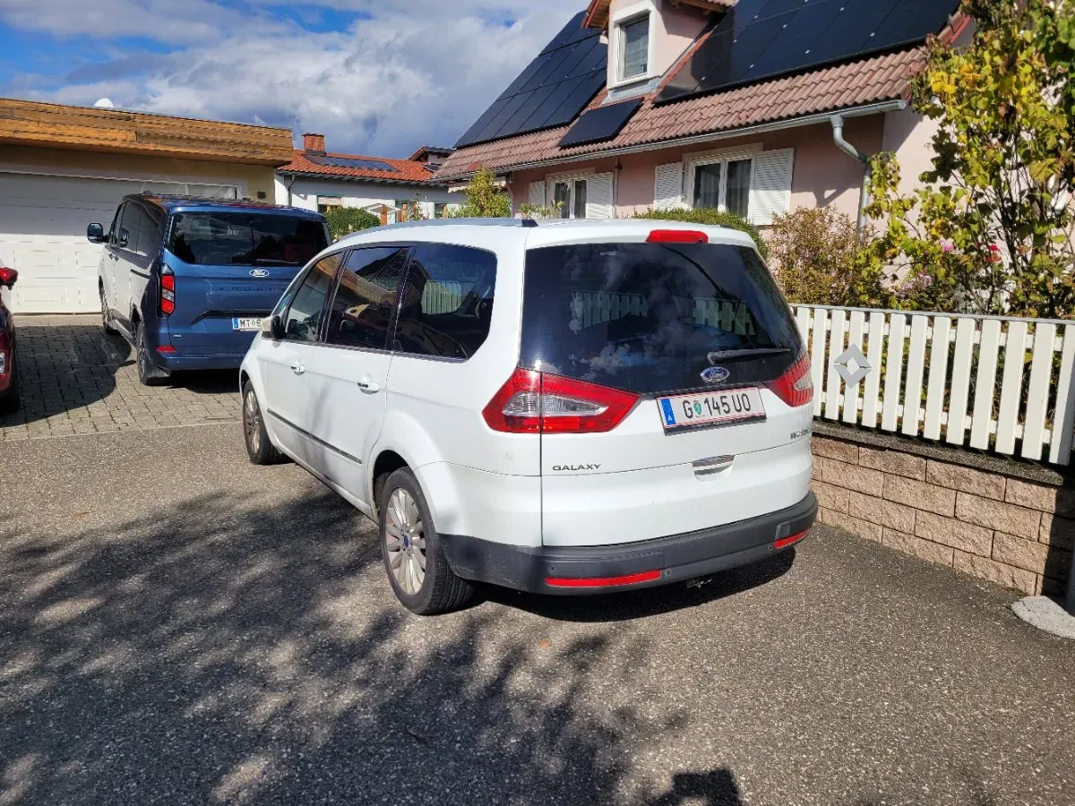 Ford Galaxy 2014 photo 2