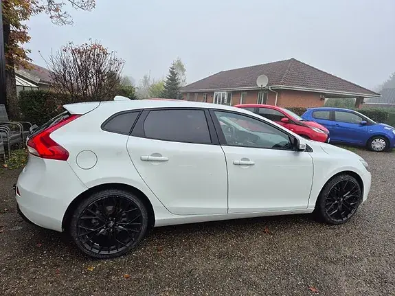 Volvo V40 2017 photo 5